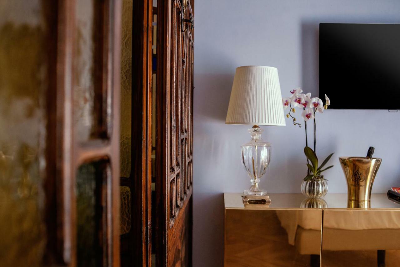 Palazzo Dei Grifoni - Luxury Suites - San Benedetto del Tronto Extérieur photo